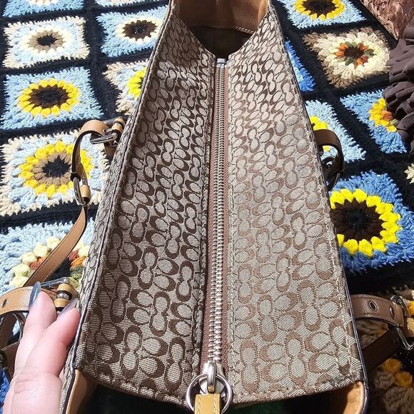 Vintage Coach Y2K North South Gallery Tote in Signature Monogram Jacquard - Picture 7 of 9